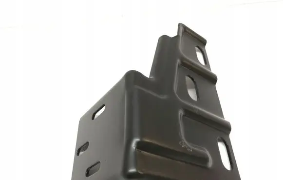 Iveco Daily 6th gen Front bumper mounting bracket 5801630551