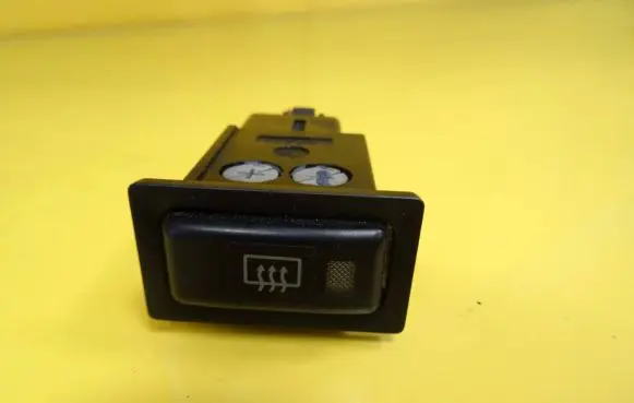 Toyota RAV 4 (XA10) Windscreen/window heater switch