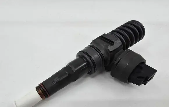 Volkswagen Caddy Fuel injector 038130073AG