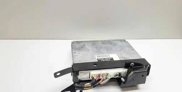 Toyota Avensis T250 Engine control unit/module 8966105C80