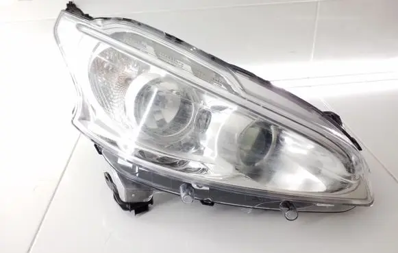 Peugeot 208 Headlight/headlamp 9802221680