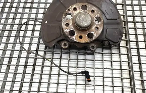 Mercedes-Benz E W212 Front wheel hub spindle knuckle 