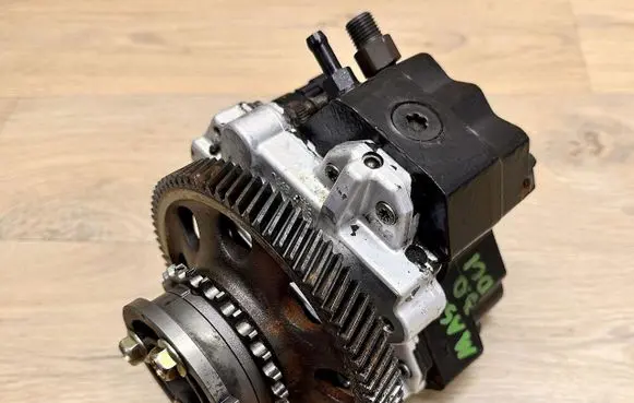 Renault Master II Fuel injection high pressure pump 16700DB000 0445010094