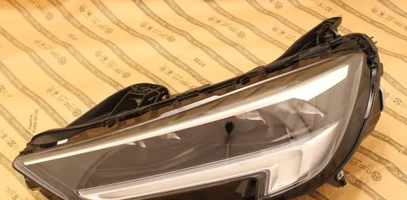 Opel Insignia B Headlight/headlamp 39136825