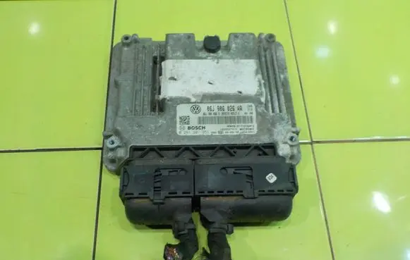 Volkswagen Scirocco Engine control unit/module 06J906026AR