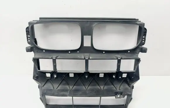 BMW X5M E70 Intercooler air guide/duct channel 7222952