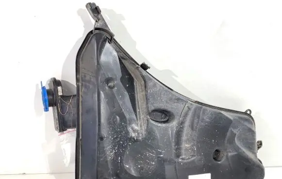 BMW 5 G30 G31 G38 Windshield washer fluid reservoir/tank 7357287