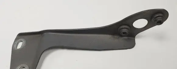 Land Rover Discovery 4 - LR4 Fender mounting bracket 29620