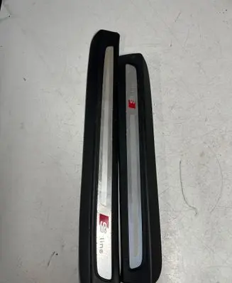 Audi Q7 4L Front sill trim cover 4L0853373A