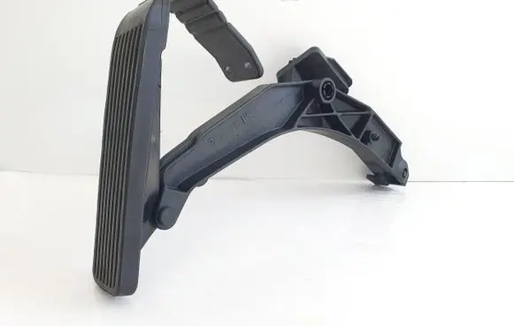 Mercedes-Benz S W140 Accelerator throttle pedal 1403011520