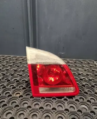 Tailgate rear/tail lights
