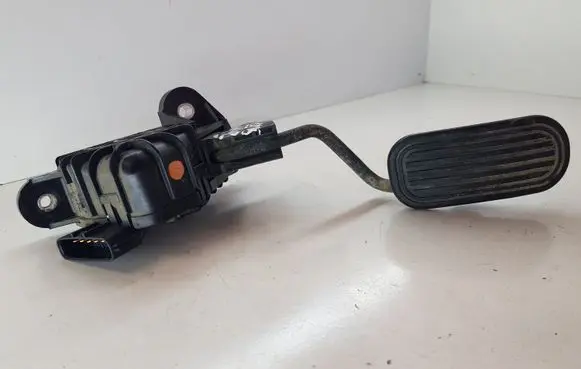 Lexus GS 300 350 430 450H Accelerator throttle pedal 7812030A30 1988003280