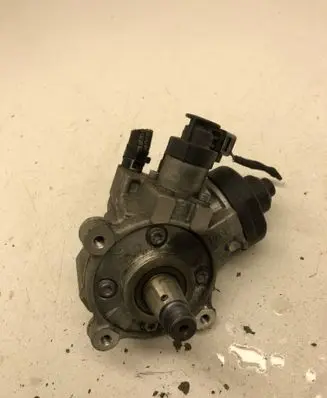 Skoda Superb B8 (3V) Fuel injection high pressure pump 04L130755E 0445010538 0928400768