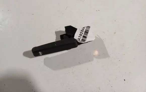 Opel Insignia A Engine bonnet (hood) release handle 