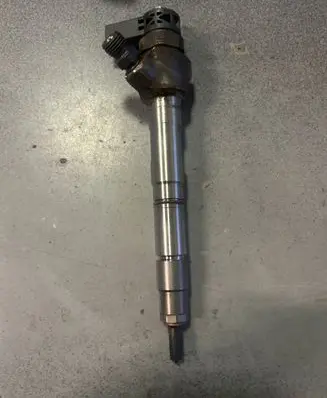 Seat Alhambra (Mk2) Fuel injector 04L130277AC 0445110469