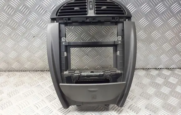 Citroen C5 Radio/GPS head unit trim 9650443077