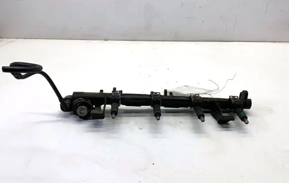 Ford Focus Fuel main line pipe 5M5G9H487BA