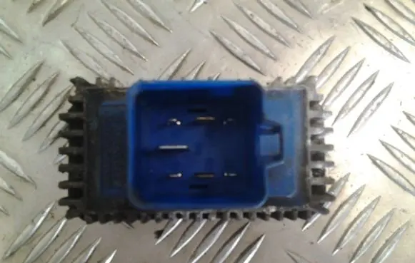 Glow plug pre-heat relay