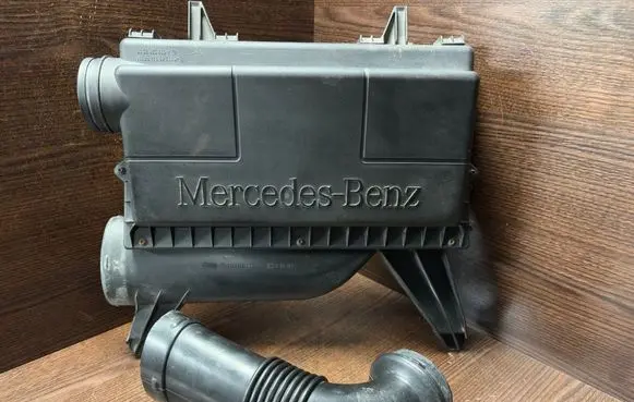 Mercedes-Benz Vito Viano W639 Air filter box 6395282506 A6395282506