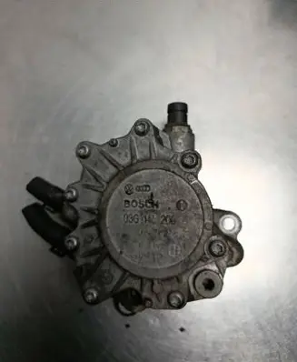 Volkswagen Touran I Vacuum pump 03G145209