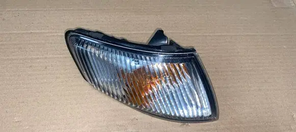 Mazda 626 Front indicator light