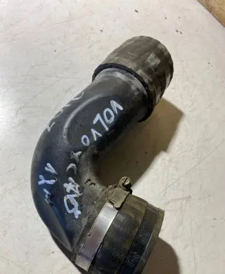 Volvo XC70 Intercooler hose/pipe 30751920