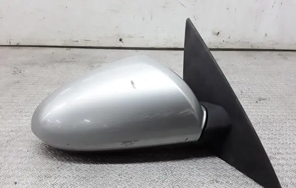 Nissan Primera Front door electric wing mirror 96301AU322