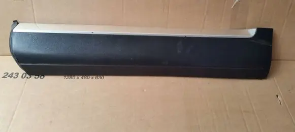 Volkswagen Touareg I Rear door trim (molding) 7L6839787
