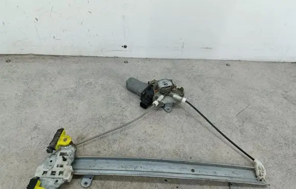 Mitsubishi Outlander Front door window regulator with motor 