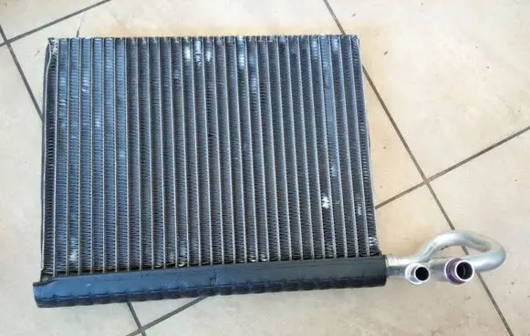 BMW X5 E70 A/C cooling radiator (condenser) N669675L184 NE60152