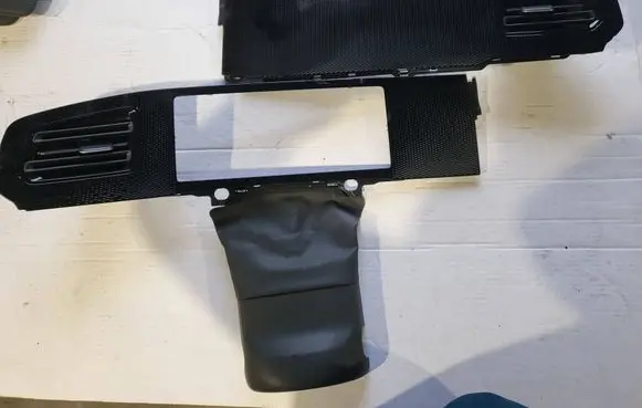 Volkswagen Tiguan Panel trim 571858415 571858416