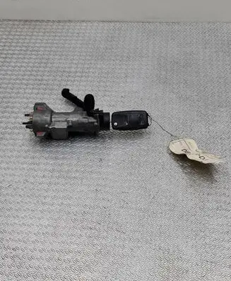 Volkswagen PASSAT B5.5 Ignition lock 4B0905851A