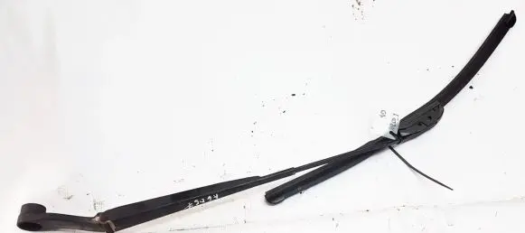 KIA Cerato Front wiper blade arm