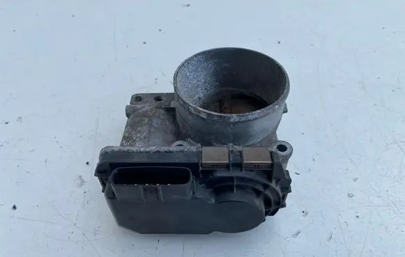 Volvo V70 Throttle valve 8677796 030319