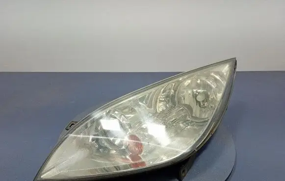 Mitsubishi Colt Headlight/headlamp 8301A283