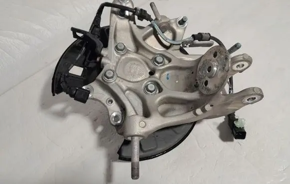 Honda Odyssey Rear wheel hub spindle/knuckle 