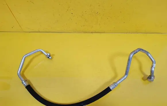 Renault Clio III Air conditioning (A/C) pipe/hose 8200482976B