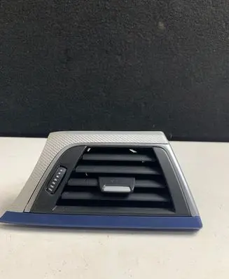 BMW 4 F32 F33 Dash center air vent grill 9231995 508838