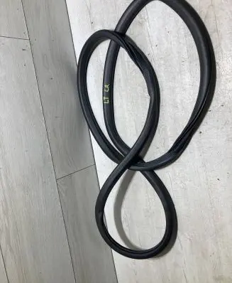 Opel Crossland X Rear door rubber seal (on body) 