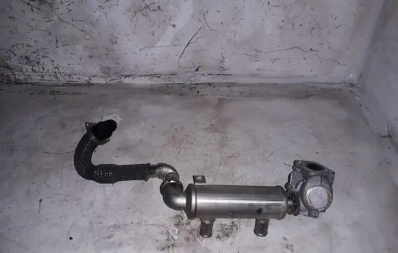 Peugeot 308 EGR valve cooler 9646762280
