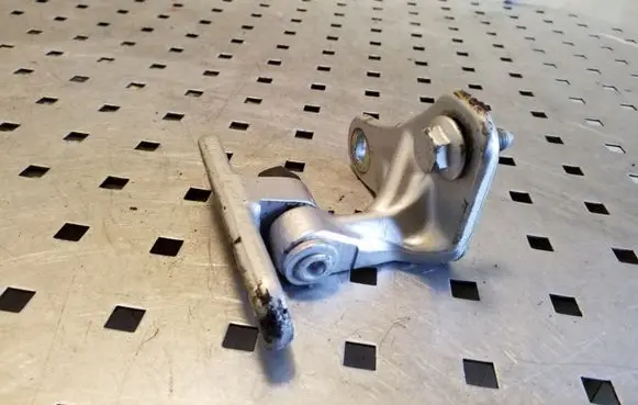 Mercedes-Benz C W203 Front door lower hinge 