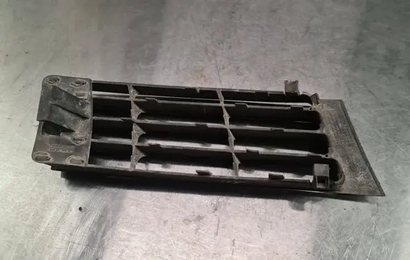 Audi A4 S4 B5 8D Front bumper lower grill 8D0807345AA 02028800000