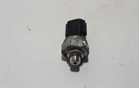 Nissan Qashqai Air conditioning (A/C) pressure sensor 92CP8