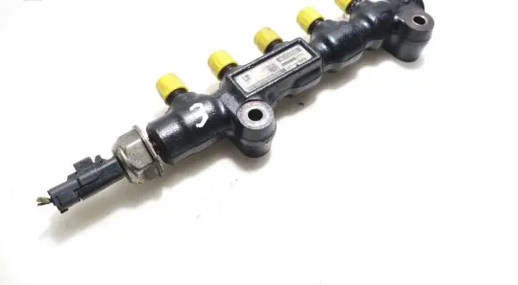 Peugeot 207 Fuel main line pipe 