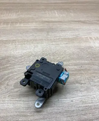 Toyota RAV 4 (XA30) Air flap motor/actuator 0638000920 R712