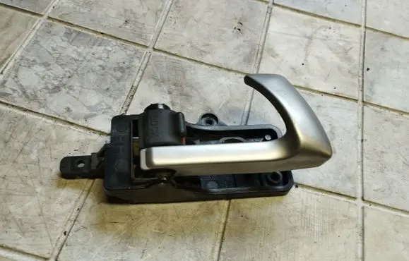 Hyundai Santa Fe Rear door interior handle 82623CM000