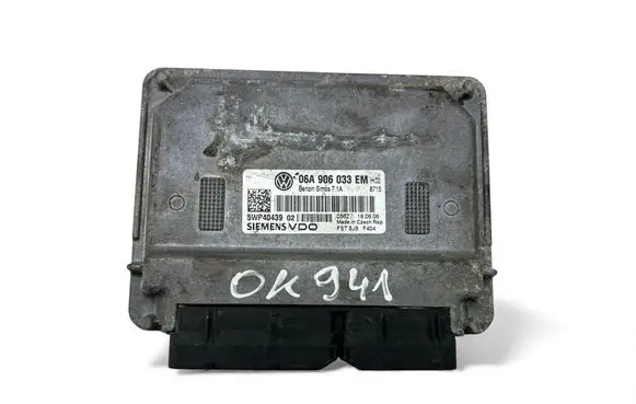 Volkswagen Golf V Engine control unit/module ECU 06A906033EM