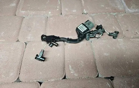 Opel Crossland X Plug wire 9814793180