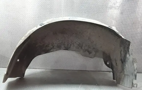 Rear arch fender liner splash guards