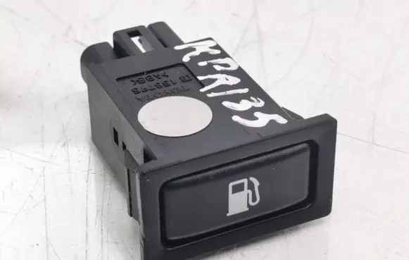 Toyota Avensis T250 Fuel tank opening switch 156795